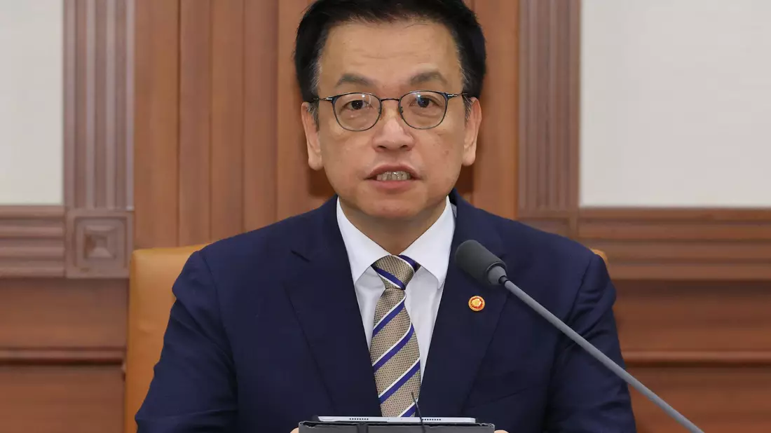 Südkoreas Finanzminister hat sich optimistisch über eine Einigung mit der US-Regierung über die angedrohten Zölle geäußert. (Archivfoto) - Bild: Uncredited/YONHAP via AP/dpa