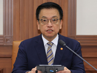 Südkoreas Finanzminister hat sich optimistisch über eine Einigung mit der US-Regierung über die angedrohten Zölle geäußert. (Archivfoto) - Foto: Uncredited/YONHAP via AP/dpa