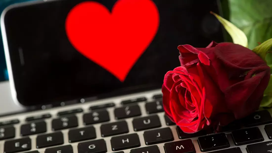 Frust, depressive Verstimmung, Wut: Online-Dating kann nach einer Forsa-Umfrage im Auftrag der KKH bis zum sogenannten Online-Dating-Burnout führen. (Symbolbild) - Bild: picture alliance / dpa