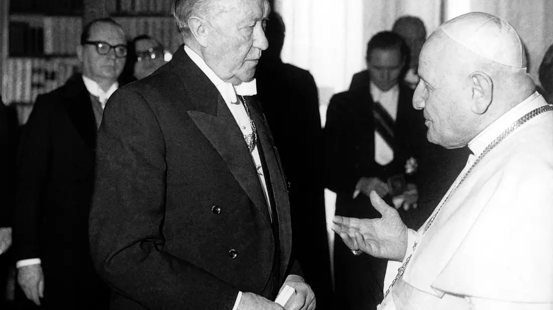 Papst Johannes XXIII. leitete mit dem Zweiten Vatikanischen Konzil eine Reform der katholischen Kirche ein (Archivbild). - Bild: picture alliance / dpa