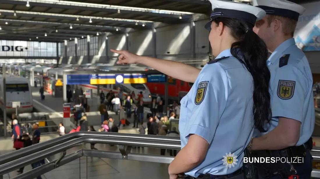 Bundespolizeidirektion München: Mann belästigt im ICE Sitznachbarin sexuell - Bild: presseportal.de