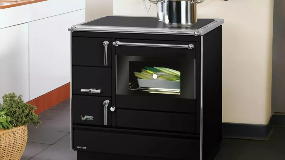 World of Fireplaces 2025: Justus präsentiert Festbrennstoffherd im Preiseinstieg - Bild: presseportal.de