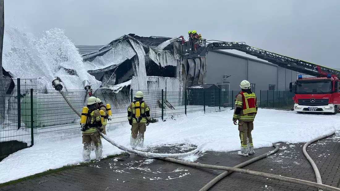 Feuerwehr Goch: Großbrand verursacht hohen Sachschaden - Bild: presseportal.de