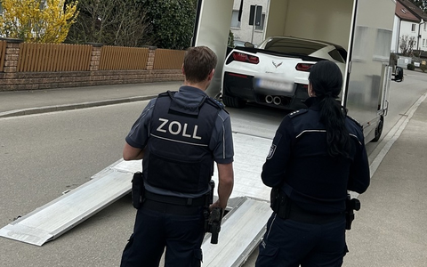 HZA-A: Zoll ermittelt gegen Dachdecker wegen Vorenthalten von Arbeitsentgelt/Arbeitnehmer nicht zur Sozialversicherung angemeldet - Foto: presseportal.de