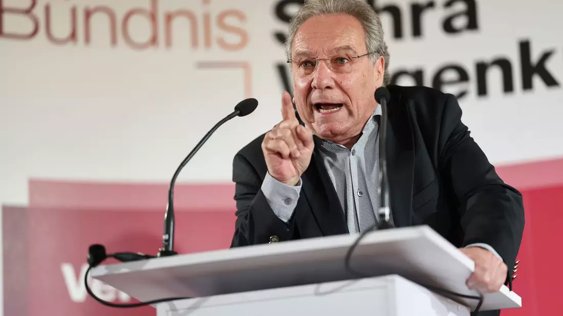 Der BSW-Politiker Klaus Ernst will des Zweiten Weltkriegs auch mit Vertretern Russlands gedenken. (Archivbild) - Bild: Daniel Löb/dpa