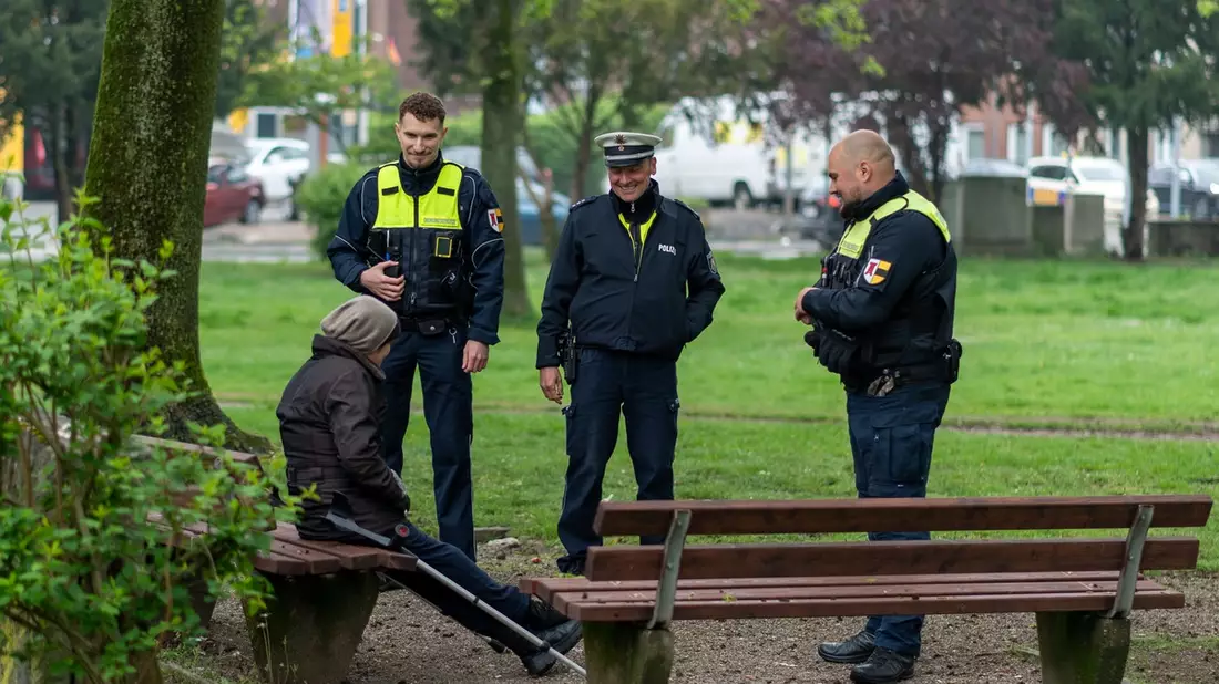 POL-WES: Moers - Zusammenarbeit zwischen Polizei und Ordnungsamt - Die Polizeiwache Süd in Moers intensiviert die Ordnungspartnerschaft - Bild: presseportal.de