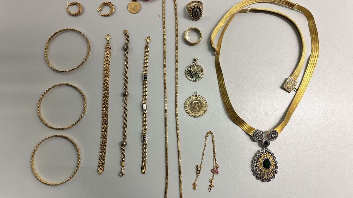 HZA-S: Goldschmuck im Wert von rund 18.000 Euro sichergestellt / Stuttgarter Zoll stoppt Schmugglerin aus der Türkei - Foto: presseportal.de