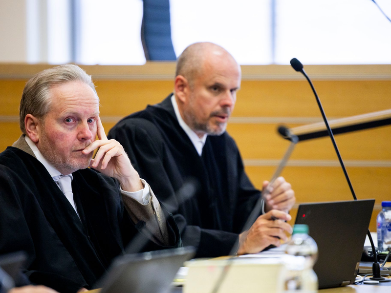 Im Strafprozess gegen vier Angeklagte im VW-Abgasskandal werden in diesen Tagen die Plädoyers der Verteidigung gehalten. (Archivbild) - Foto: Michael Matthey/dpa-Pool/dpa