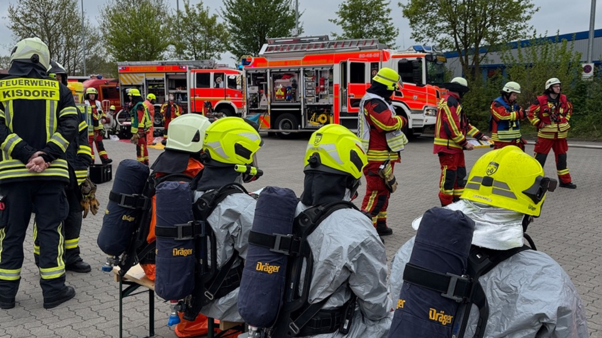 FW-SE: Austritt von Batteriesäure - Foto: presseportal.de