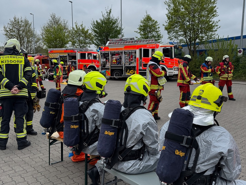 FW-SE: Austritt von Batteriesäure - Foto: presseportal.de