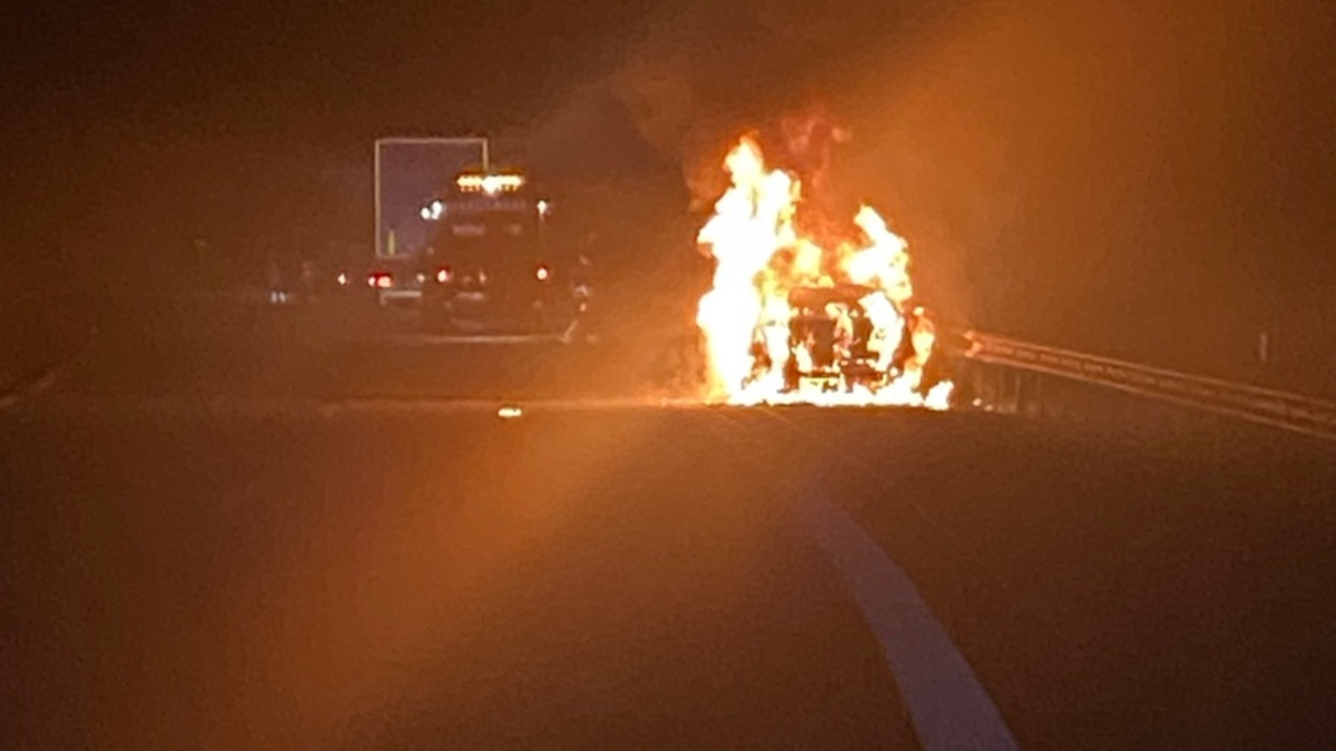 POL-PASTKL: Brennender PKW auf der A63 - Foto: presseportal.de