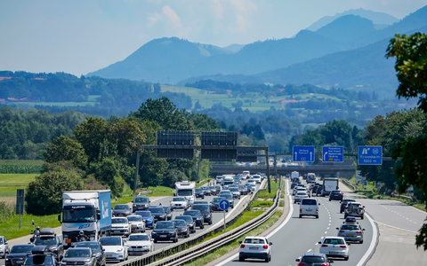 Das Urlaubsende lässt die Staugefahr wieder einmal steigen. Ganz schlimm werde es aber nicht, glaubt der ADAC. (Archivbild) - Foto: Uwe Lein/dpa Das Urlaubsende lässt die Staugefahr wieder einmal steigen. Ganz schlimm werde es aber nicht, glaubt der ADAC. (Archivbild) - Foto: Uwe Lein/dpa