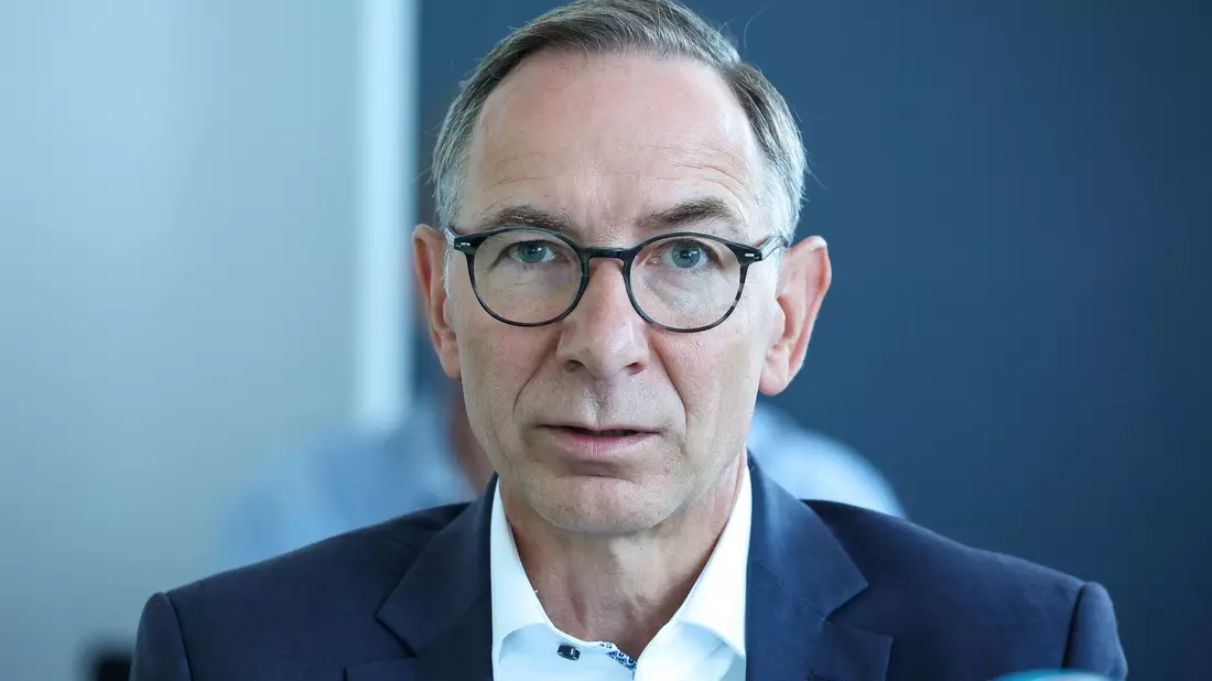 Der Chemiepark-Chef Christof Günther fordert eine Neubewertung der deutschen Energiepolitik. (Archivbild) - Bild: Jan Woitas/dpa