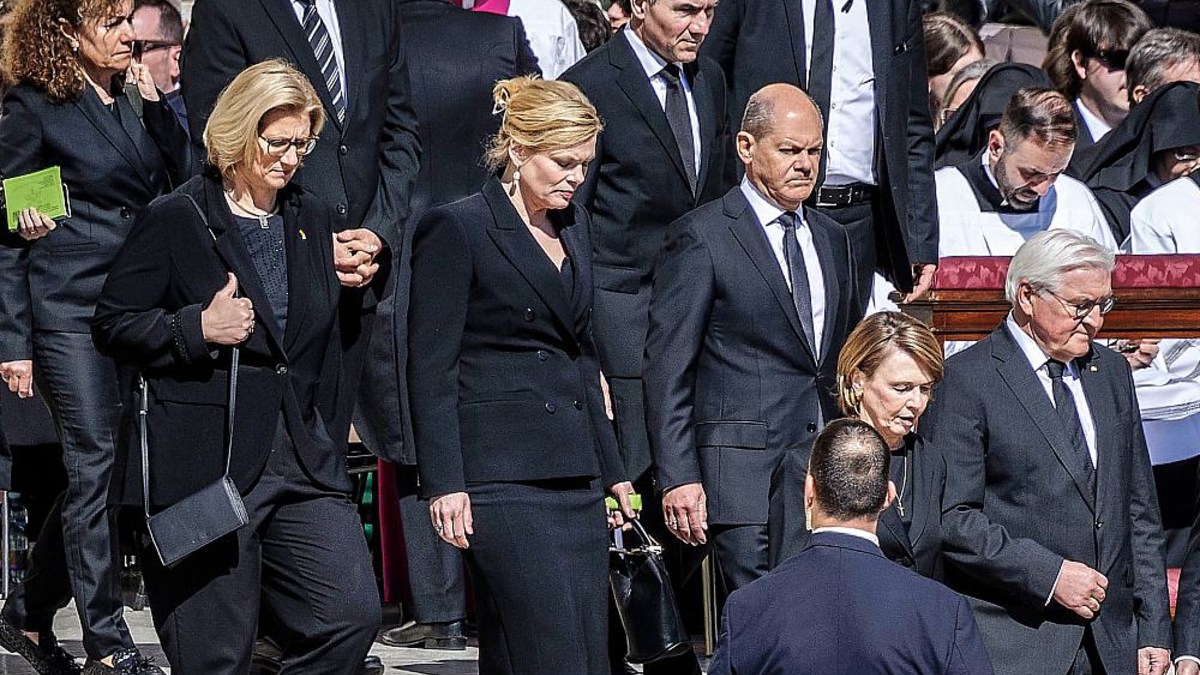 Deutsche Delegation mit Rehlinger, Klöckner, Scholz und Steinmeier beim Papst-Begräbnis am 26.04.2025 - Foto: Butzmann, Dominik/BPA,  Text: über dts Nachrichtenagentur