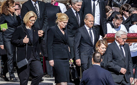 Deutsche Delegation mit Rehlinger, Klöckner, Scholz und Steinmeier beim Papst-Begräbnis am 26.04.2025 - Foto: Butzmann, Dominik/BPA,  Text: über dts Nachrichtenagentur