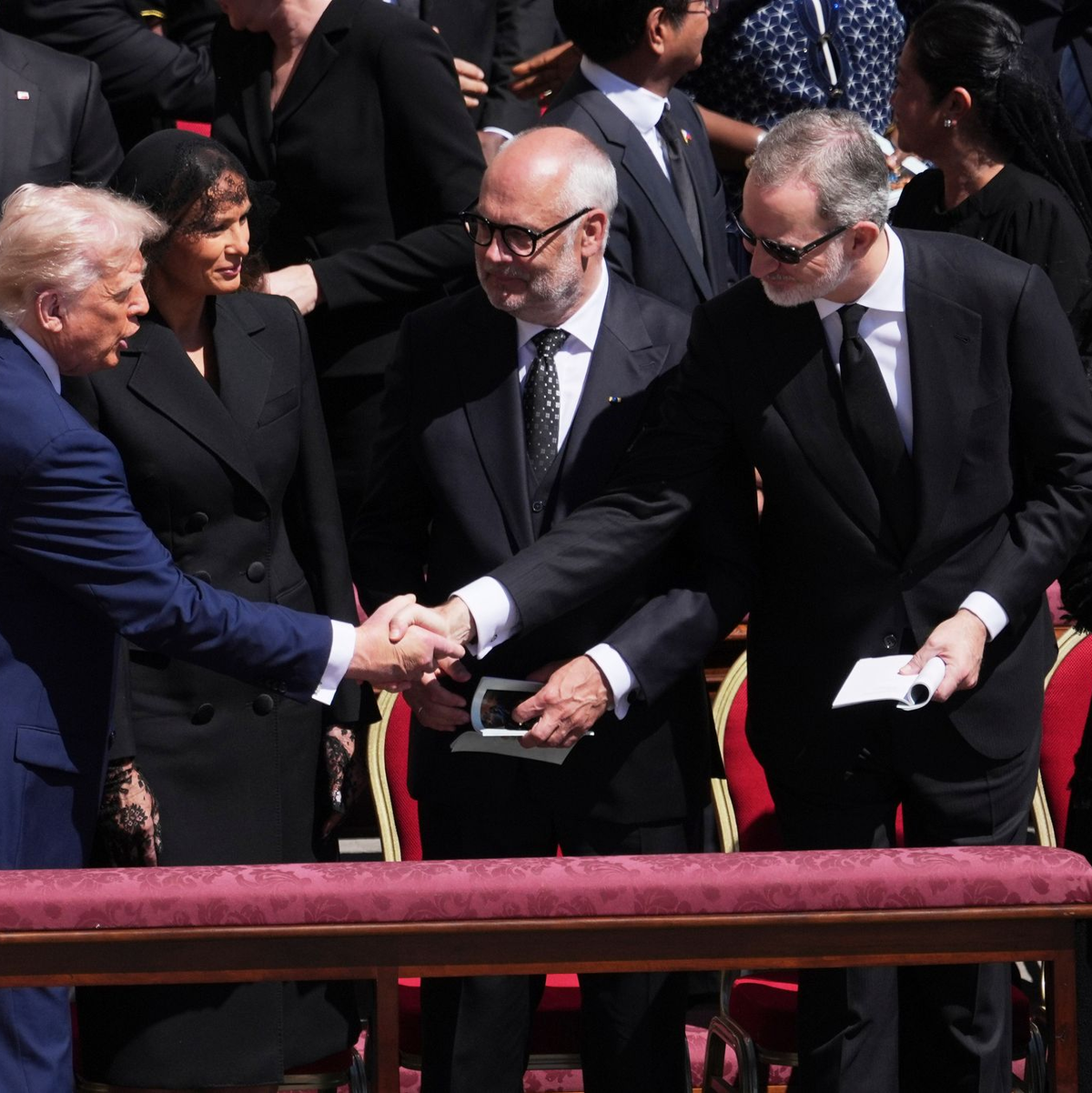 Auch US-Präsident Donald Trump war mit seiner Frau Melania angereist. - Foto: Evan Vucci/AP/dpa