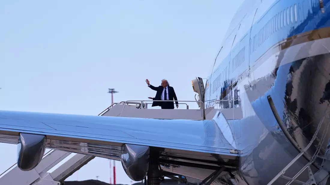 Trump äußert sich nach seinem Treffen mit Selenskyj mit klaren Worten.  - Bild: Evan Vucci/AP/dpa