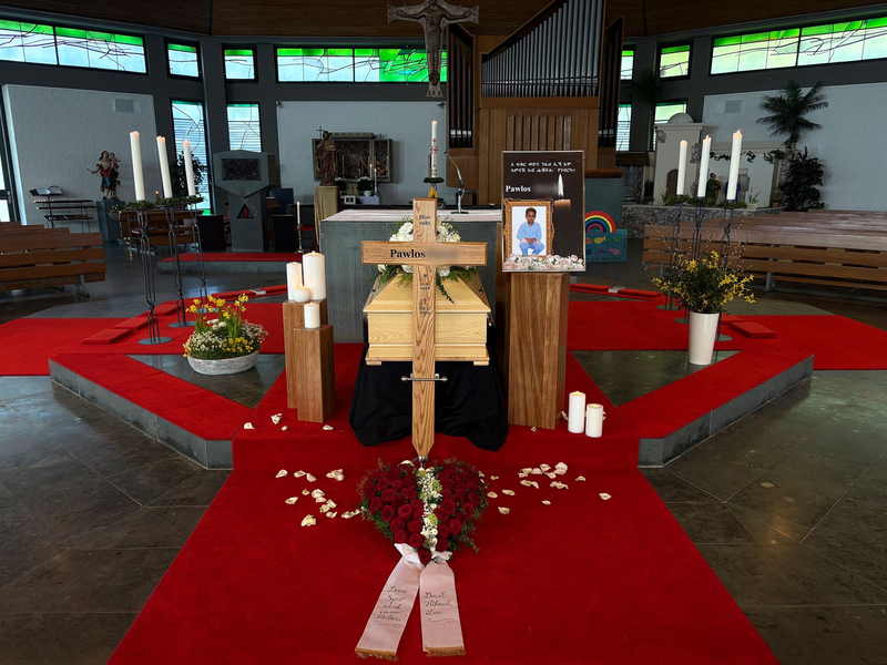 Die Trauerfeier fand in Waldbrunn in der Nähe von Weilburg statt.  - Foto: Pascal Höfig/News5/dpa