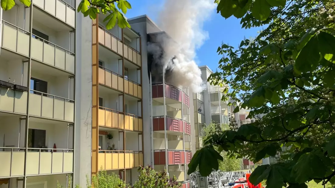 LPI-EF: Brand auf Wiesenhügel - Bild: presseportal.de