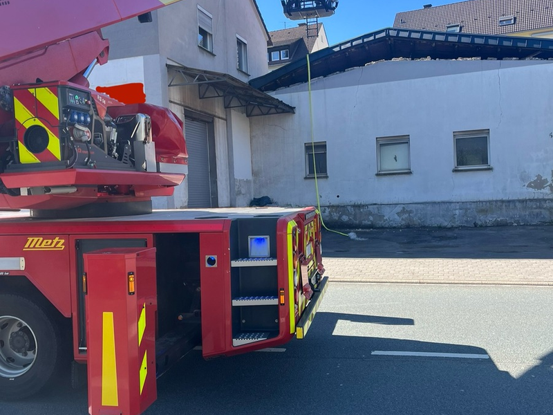 FW-PL: Lagerhalle drohte einzustürzen - Feuerwehr verhindert Schlimmeres - Foto: presseportal.de