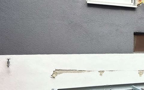 POL-PDLD: Balkon hält nicht - Foto: presseportal.de