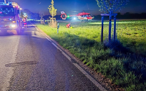 FW-SE: Schwerer Verkehrsunfall mit einem beteiligten Personenkraftwagen - Foto: presseportal.de
