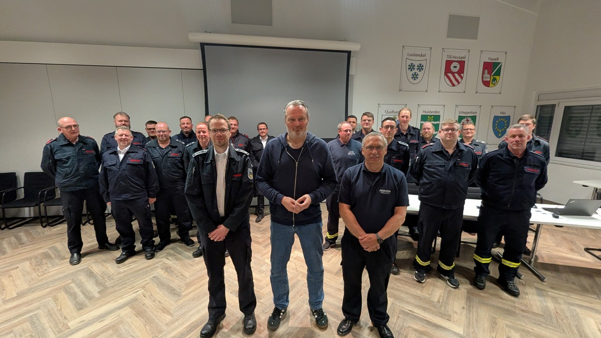 FW-KLE: Austausch zwischen Freiwilliger Feuerwehr Bedburg-Hau und Kreispolizeibehörde Kleve - Foto: presseportal.de