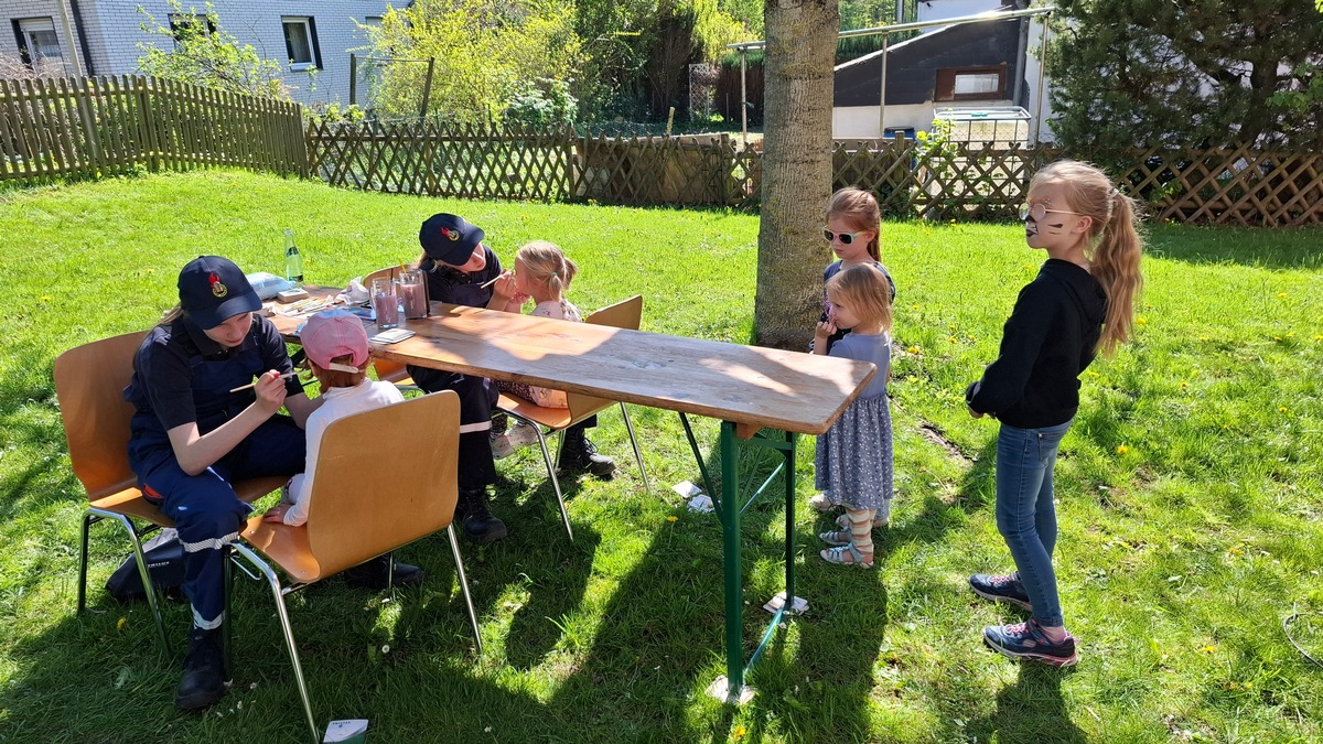 FW-AR: Viel Aktion beim Tag der offenen Tür der Löschgruppe Wennigloh - Foto: presseportal.de