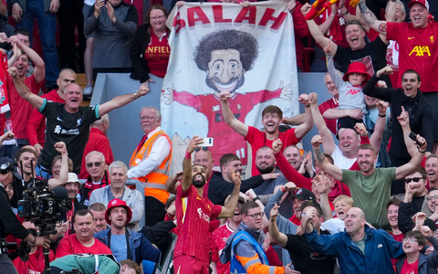 Alexis Mac Allister trafen Luis Diaz beim 5:1, mit dem sich Liverpool die 20. Meisterschaft sicherte. - Foto: Jon Super/AP/dpa