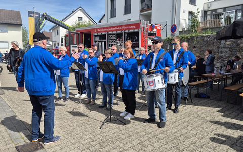 FW Weinheim: Großes Interesse an der Arbeit der Freiwilligen Feuerwehr in Sulzbach - Foto: presseportal.de