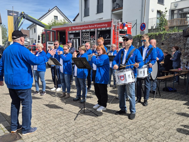 FW Weinheim: Großes Interesse an der Arbeit der Freiwilligen Feuerwehr in Sulzbach - Foto: presseportal.de