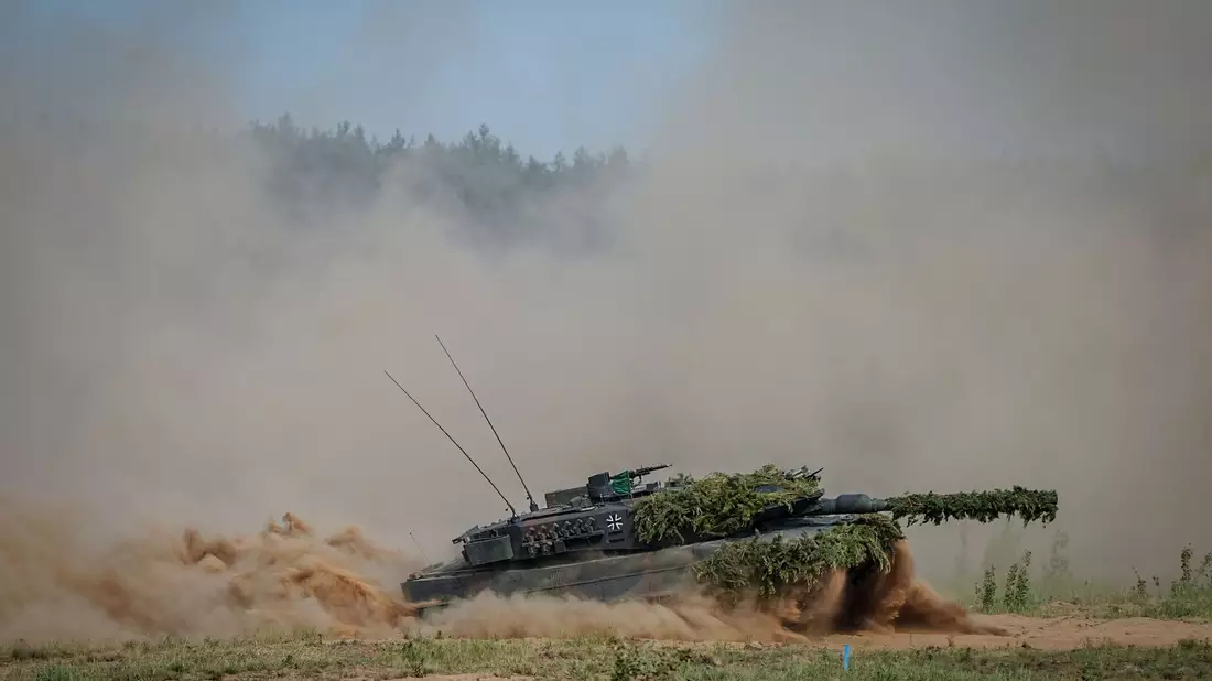 Wieder haben die weltweiten Militärausgaben einen Höchststand erreicht. (Symbolbild) - Bild: Kay Nietfeld/dpa