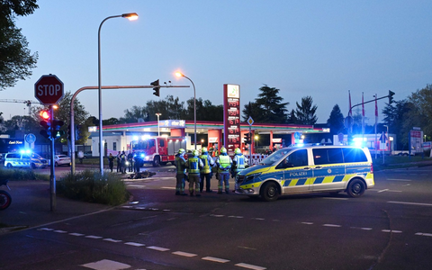 FW Pulheim: Unfall zwischen Motorrad und PKW - Foto: presseportal.de