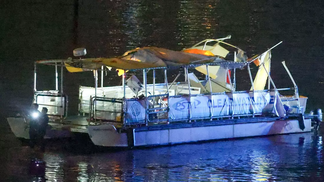 Der Bootsunfall in Florida endete für mindestens einen Menschen tödlich.  - Bild: Douglas R. Clifford/Tampa Bay Times/AP/dpa