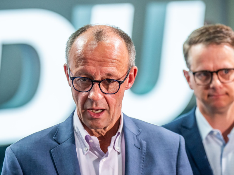 Parteichef Friedrich Merz hat die Kabinettsliste der CDU vorgelegt. (Archivbild) - Foto: Michael Kappeler/dpa