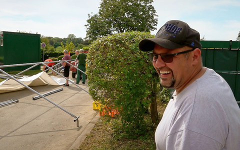 Von Hecke zu Hecke - Bunte Beetgeschichten: Feierlichkeiten und eine Notfall-Baumfällung - Foto: presseportal.de