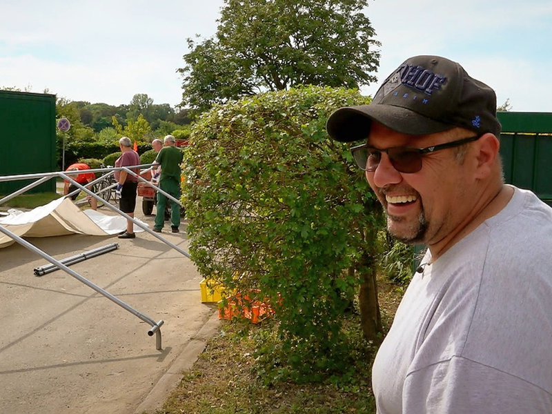 Von Hecke zu Hecke - Bunte Beetgeschichten: Feierlichkeiten und eine Notfall-Baumfällung - Foto: presseportal.de
