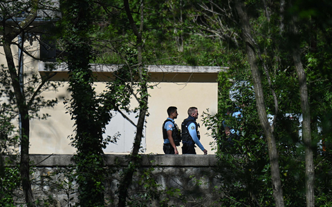 Nach einer tödlichen Messerattacke auf einen GlĂ€ubigen in einer Moschee im SĂŒden Frankreichs hat sich der VerdĂ€chtige in Italien gestellt (Archivbild). - Foto: Sylvain Thomas/AFP/dpa Nach einer tödlichen Messerattacke auf einen GlĂ€ubigen in einer Moschee im SĂŒden Frankreichs hat sich der VerdĂ€chtige in Italien gestellt (Archivbild). - Foto: Sylvain Thomas/AFP/dpa