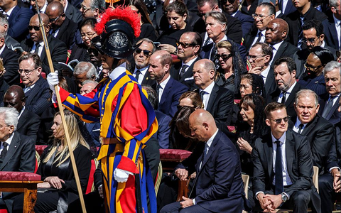 Olaf Scholz beim Papst-BegrĂ€bnis am 26.04.2025 - Foto: Butzmann, Dominik/BPA, Text: ĂŒber dts Nachrichtenagentur Olaf Scholz beim Papst-BegrĂ€bnis am 26.04.2025 - Foto: Butzmann, Dominik/BPA, Text: ĂŒber dts Nachrichtenagentur