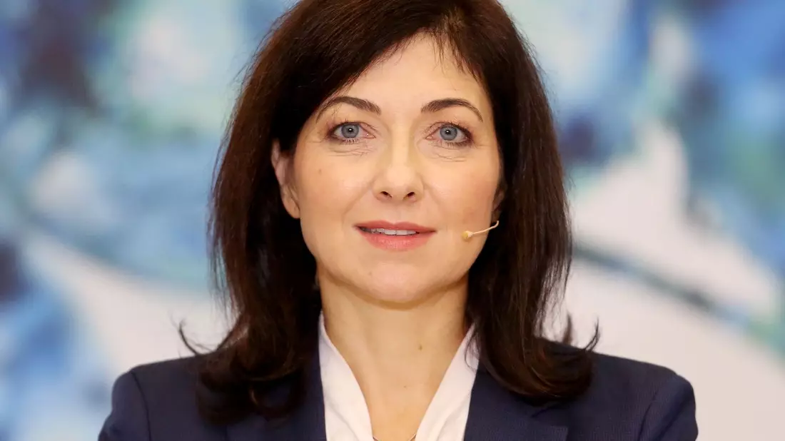 Die Nominierung von Katherina Reiche (51) als Wirtschaftsministerin ist eine Überraschung. Nach vielen Jahren im Bundestag wechselte die Diplom-Chemikerin 2015 zum Verband kommunaler Unternehmen. Fünf Jahre später übernahm sie den Vorsitz des Energieversorgers Westenergie. - Bild: Roland Weihrauch/dpa