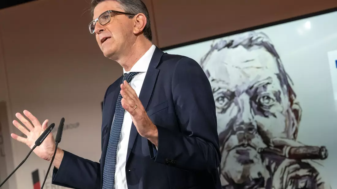 Der designierte Kulturstaatsminister Wolfram Weimer begann als Wirtschaftsjournalist. (Archivbild) - Bild: Peter Kneffel/dpa