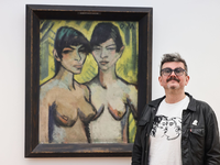 Der französische Zeichner Luz, eigentlich Rénald Luzier, hat dem Gemälde «Zwei weibliche Halbakte» einen Comic-Roman gewidmet. - Foto: Oliver Berg/dpa