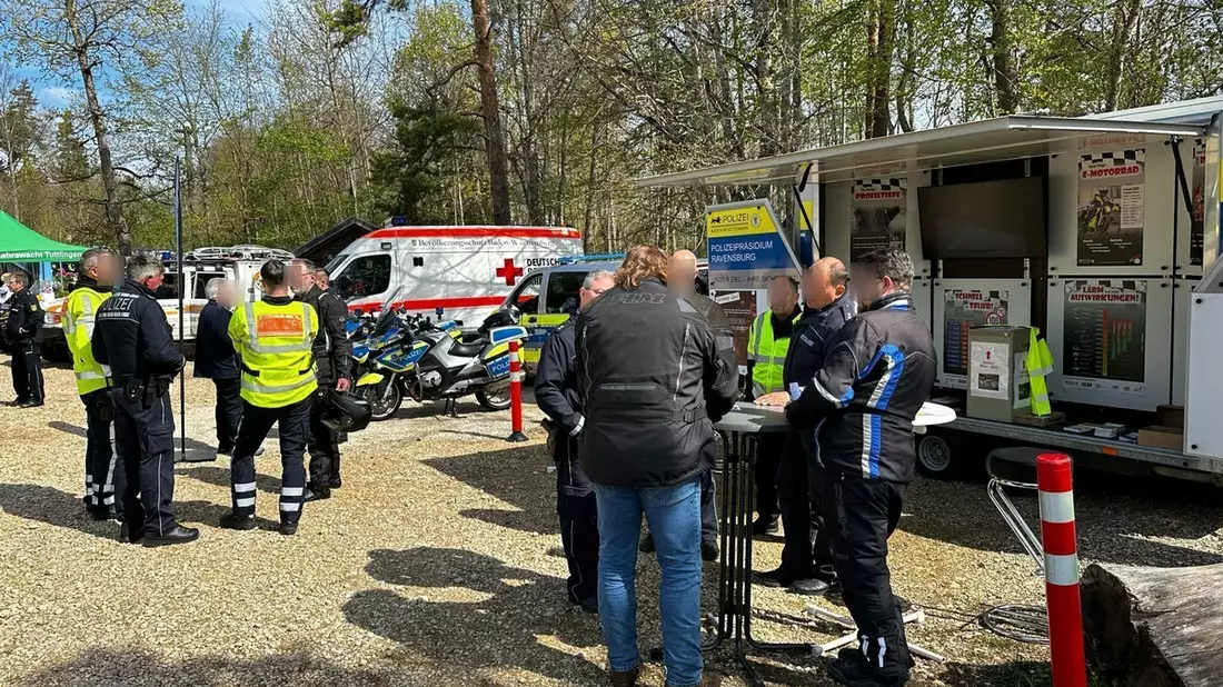 POL-KN: (Fridingen / Lkr. Tuttlingen) - Biker-Aktionstag am Knopfmacherfelsen 2025 (27.04.2025) - Bild: presseportal.de