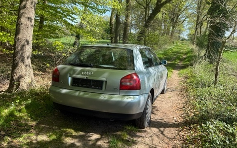 POL-CUX: Verfolgungsfahrt und Gefährdung des Straßenverkehrs in Loxstedt bis nach Bexhövede - Tatverdächtige flüchten - Polizeihubschrauber im Einsatz - Zeugenaufruf (Foto im Anhang) - Foto: presseportal.de POL-CUX: Verfolgungsfahrt und Gefährdung des Straßenverkehrs in Loxstedt bis nach Bexhövede - Tatverdächtige flüchten - Polizeihubschrauber im Einsatz - Zeugenaufruf (Foto im Anhang) - Foto: presseportal.de