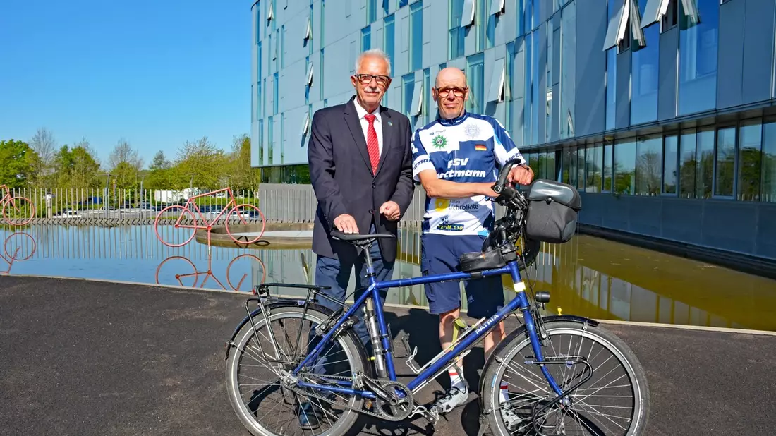 POL-ME: Nie Radlos - Landrat Thomas Hendele übernimmt Schirmherrschaft für Benefiz-Radtour - 2504102 - Bild: presseportal.de