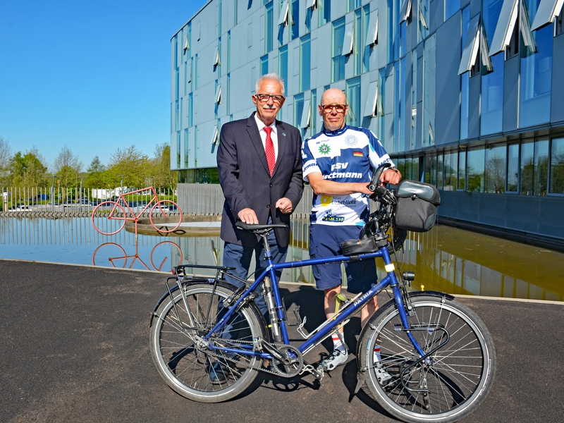 POL-ME: Nie Radlos - Landrat Thomas Hendele übernimmt Schirmherrschaft für Benefiz-Radtour - 2504102 - Foto: presseportal.de