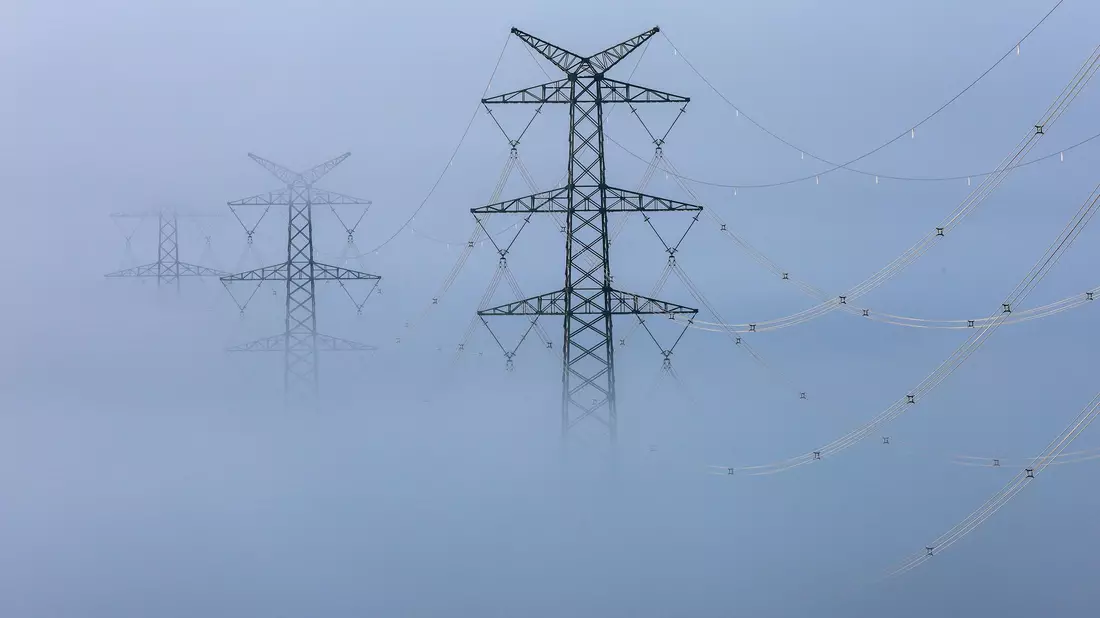 Die Aufteilung Deutschlands in mehrere Strompreiszonen wird seit einigen Jahren diskutiert, weil die Energiewende zu einem Ungleichgewicht der Stromversorgung geführt hat. (Archivfoto) - Bild: Thomas Warnack/dpa