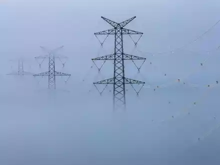 Die Aufteilung Deutschlands in mehrere Strompreiszonen wird seit einigen Jahren diskutiert, weil die Energiewende zu einem Ungleichgewicht der Stromversorgung geführt hat. (Archivfoto) - Foto: Thomas Warnack/dpa