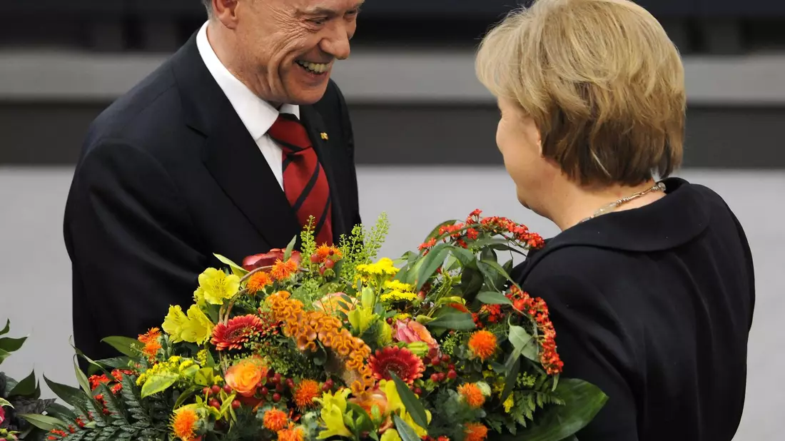 Horst Köhler (l) galt als einer der prominentesten Quereinsteiger in der Bundespolitik. (Archivbild) - Bild: Tim Brakemeier/dpa