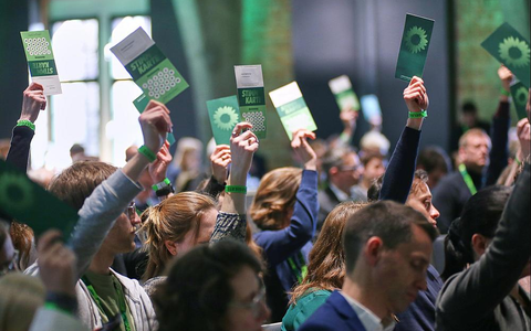 Abstimmung auf Grünen-Parteitag (Archiv) - Foto: über dts Nachrichtenagentur